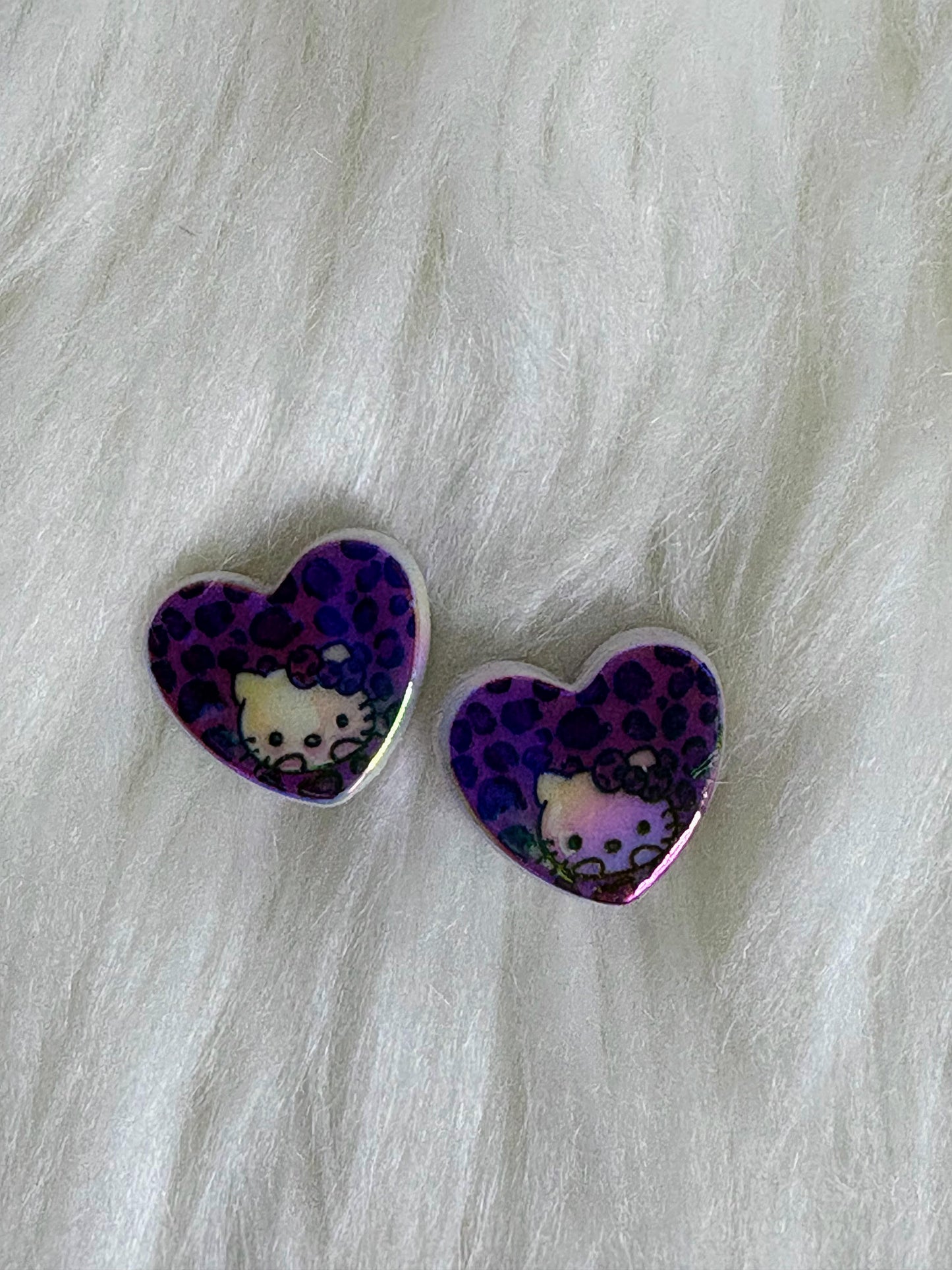 Hello Kitty Cheetah Print Acrylic Heart Focal