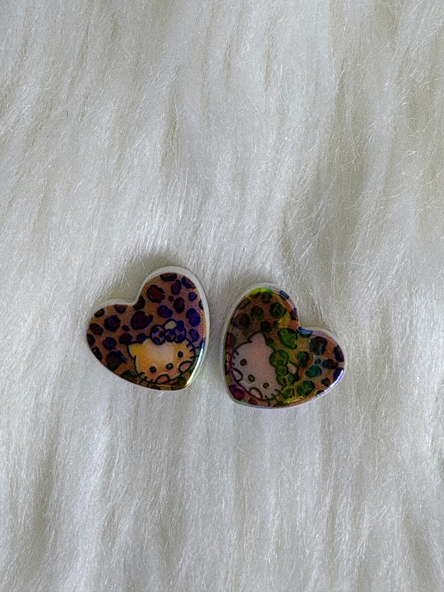 Hello Kitty Cheetah Print Acrylic Heart Focal